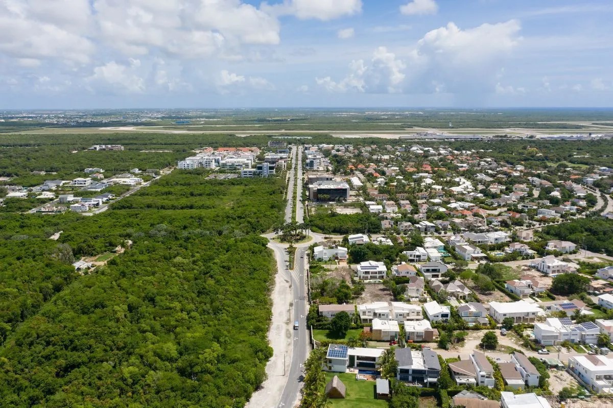 SOLAR EN EL PRESTIGIOSO PUNTA CANA VILLAGE (INTL PUJ) (1403)